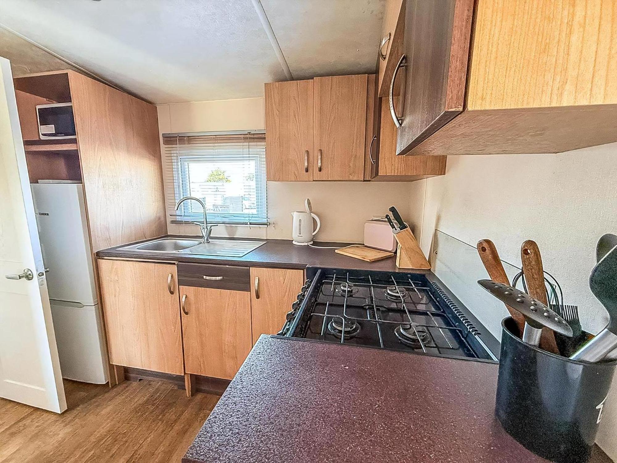 10 Berth Caravan For Hire At Seawick Holiday Park In Essex Ref 27102Sw Hotel Clacton-on-Sea Exterior photo